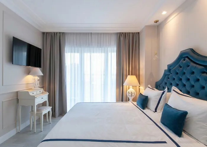Nouvelle Maison Rome Luxury Palace